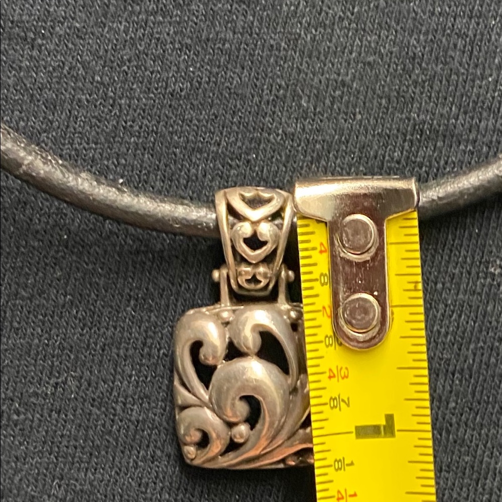 Silver scroll pendant - Picture 2 of 3